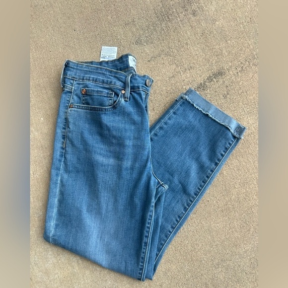 Boyfriend cut Levi’s - Picture 4 of 9